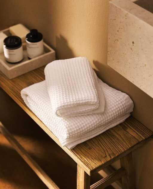 The Penthouse ,Apartment With 2 Bedrooms,Whole Apartment, Апартмент Целиком ดีลีจาน ภายนอก รูปภาพ